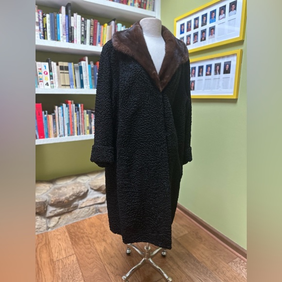 Selma Boucle and Fur Evening Coat - Picture 5 of 9